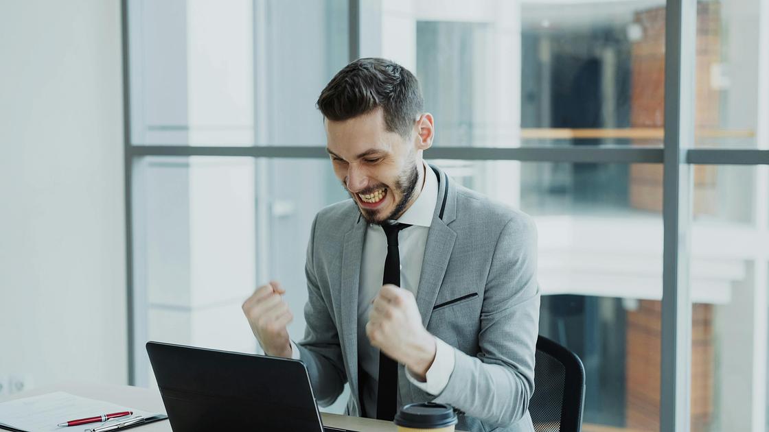 The Ultimate Insurance Career Roadmap: From Entry-Level to C-Suite