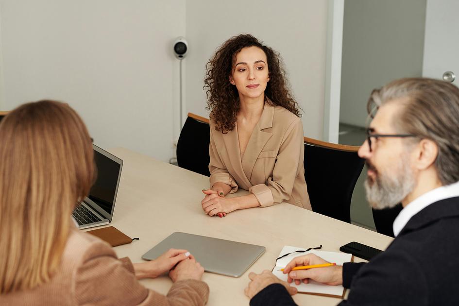 Insurance Broker vs. Insurance Agent in Canada: What's the Actual Difference?